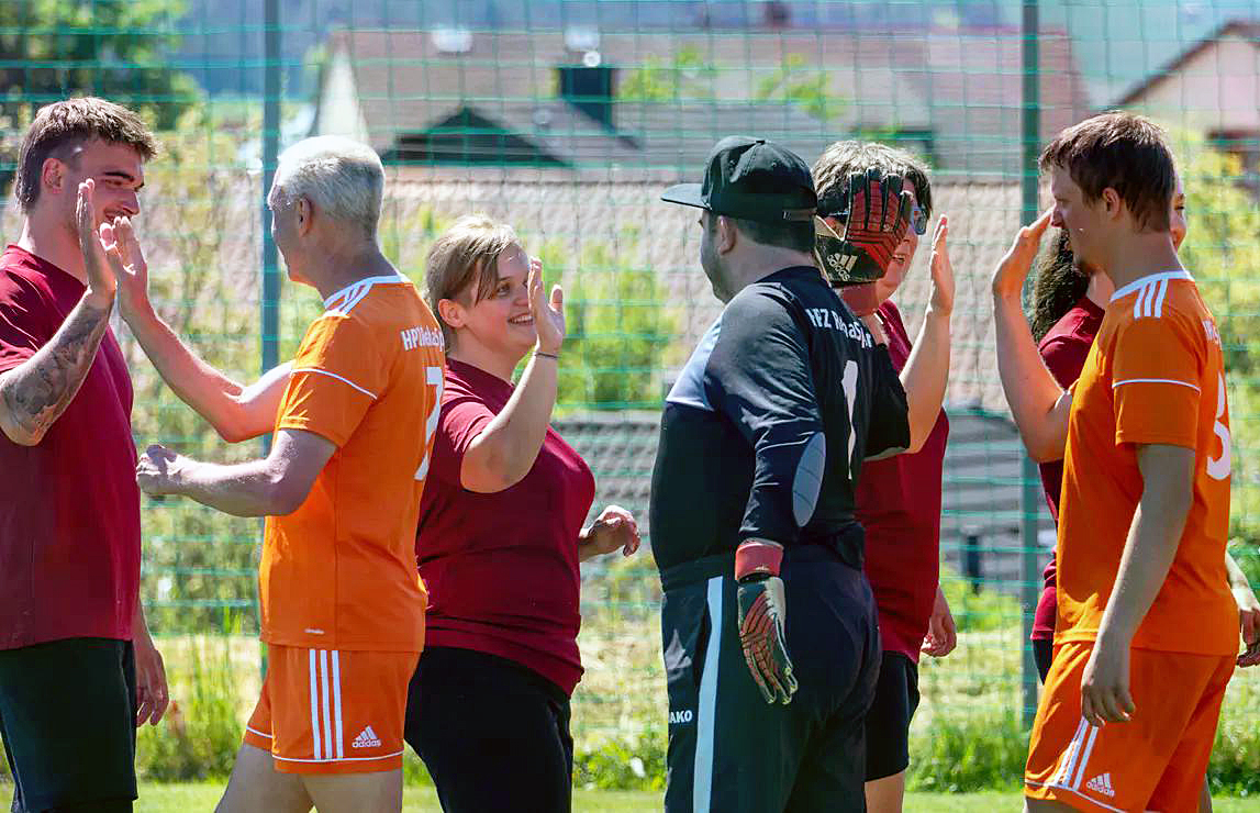 Gemeinsam macht Fußball Spaß und mit dem Sport wird Inklusion perfekt vorgelebt. alle Fotos: Philipp Kuehl